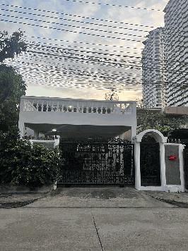 ขายบ้านเดี่ยว 2 ชั้น รีโนเวทใหม่ ซอย Airport Link หัวหมาก ติดคลอง บรรยากาศดี