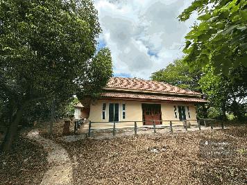 ขายบ้านพร้อมที่ดิน ทำเลดี ล้อมน้ำ 3 ด้าน  ดอนมะนาว สุพรรณบุรี