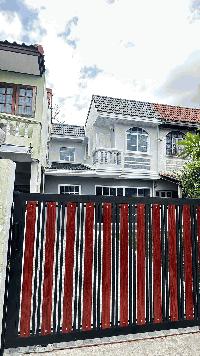 ขายทาวน์เฮาส์ 2 ชั้น หมู่บ้านบัวทอง  จ.นนทบุรี